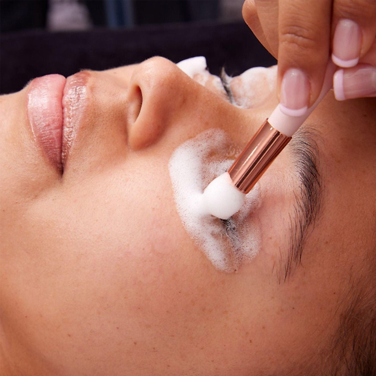 How to sleep on Lashes